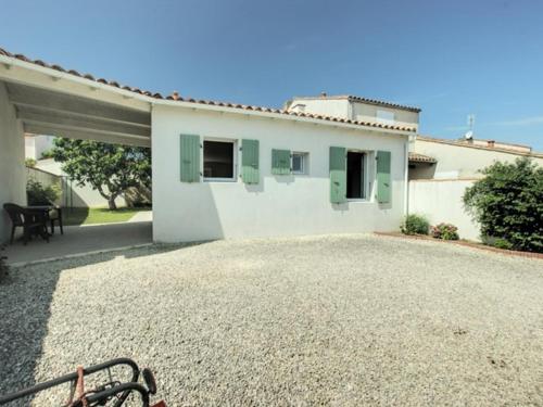 Photo de la galerie de l'établissement Maison à La Flotte avec jardin clos et parking, pour 4 pers. - FR-1-835-22, à La Flotte