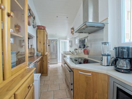 Photo de la galerie de l'établissement Villa à Saint-Martin 11 pers - FR-1-835-8, à Saint-Martin-de-Ré