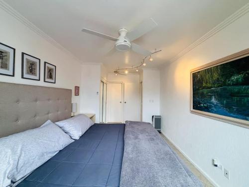 Oceanview Casita 1BR 1 5BA with poolにあるベッド