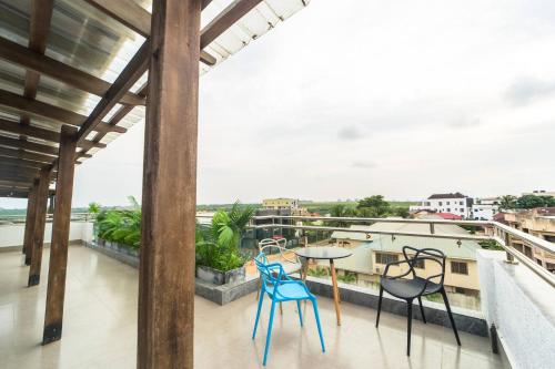 Balkoni atau teres di Cozy apartment/pool/gym