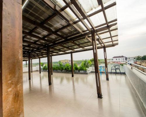 Balkoni atau teres di Cozy apartment/pool/gym