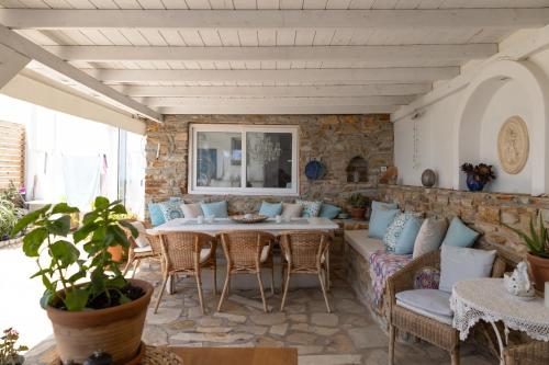Χώρος καθιστικού στο Good Vibe Villa