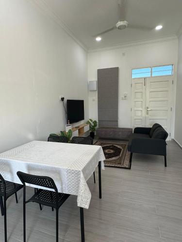 Μια τηλεόραση ή/και κέντρο ψυχαγωγίας στο e-Staycation