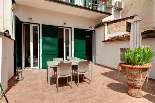 San Gallo Apartment by Mamo Florence