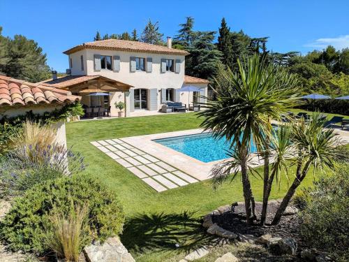 Photo de la galerie de l'établissement Villa haut de gamme avec piscine et grand jardin, à Aix-en-Provence