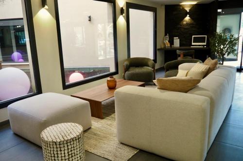 Χώρος καθιστικού στο Suite Home Porticcio