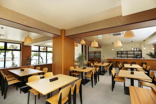 Restaurace v ubytování ラソール シー リゾート