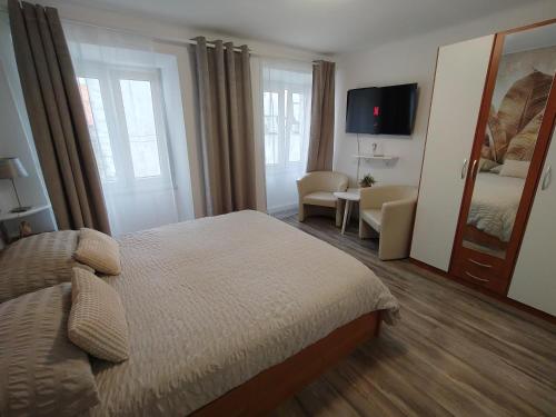 Old Town Apartment Theo