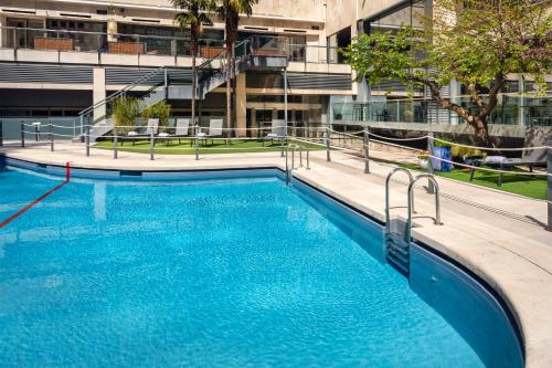 Piscine de l'établissement Melia Castilla ou située à proximité