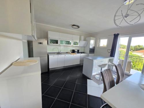Apartment Frane