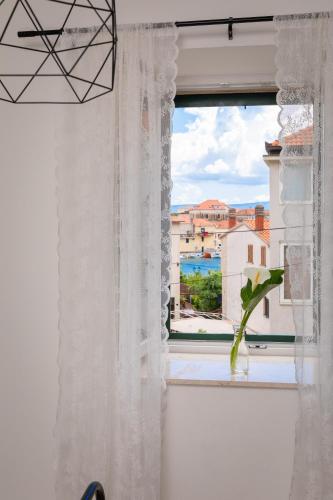 Stone Pearl Apartment