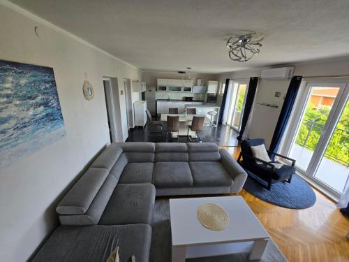 Apartment Frane