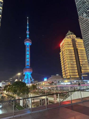 Pemandangan umum bagi Shanghai atau pemandangan bandar yang diambil dari hotel