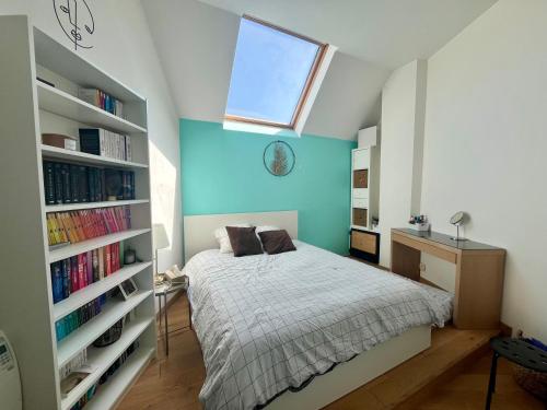 Posteľ alebo postele v izbe v ubytovaní Loft atypique 192m2, terrasse, aux portes de Lille