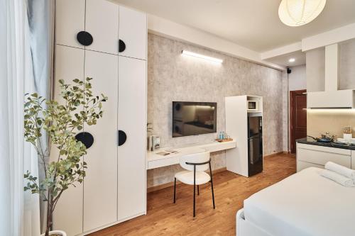 Dapur atau dapur kecil di S Lux Apartment 5 mins walking in central