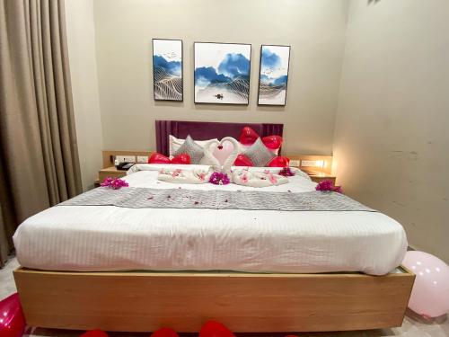 Una cama o camas en una habitación de NULIFE