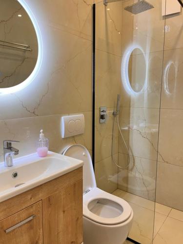 Bilik mandi di Belix Hotel Apartments, Near the Beach