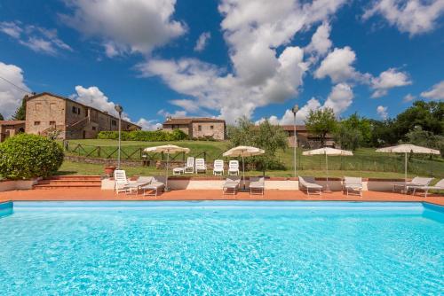 Bazén v ubytování Rustico Con Jacuzzi In Toscana nebo v jeho okolí