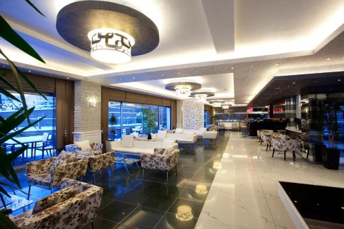 Restoran atau tempat lain untuk makan di Limak Ambassadore Hotel Ankara