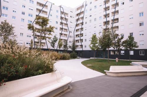 Flexible SelfCheckIns 66 - Zagreb - Loggia - 80m2 - New - Luxury - Garage - 2 Bedrooms