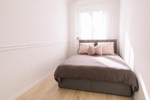 Flexible SelfCheckIns 66 - Zagreb - Loggia - 80m2 - New - Luxury - Garage - 2 Bedrooms