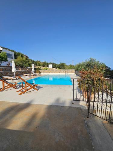 Bazén v ubytování Casa Riza - Authentic Cretan Hospitality nebo v jeho okolí