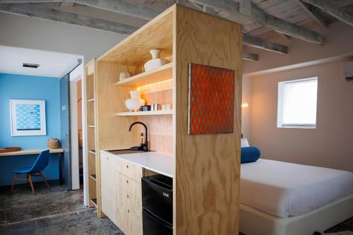Η κουζίνα ή μικρή κουζίνα στο Artful Studio at Iconic Property