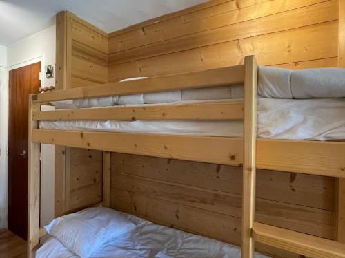Studio ski aux pieds avec balcon ensoleillé, WIFI à Morzine