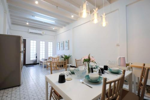 Χώρος καθιστικού στο HOME175 Peaceful 2BR near BTS & IconSiam