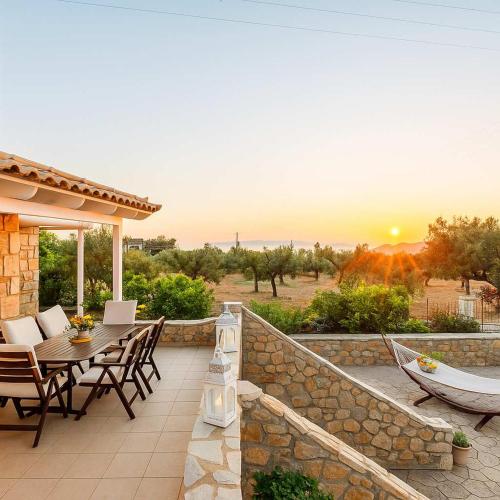 Mani's Aura Seaside - Paradise Villa With Garden