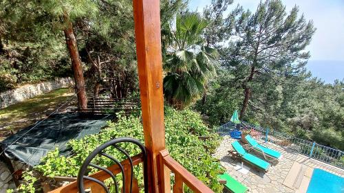Kolam renang di atau dekat dengan Villa with sea views in Faralya