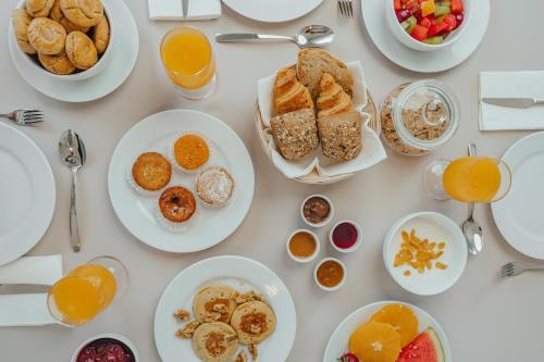 Makanan di atau berdekatan hotel
