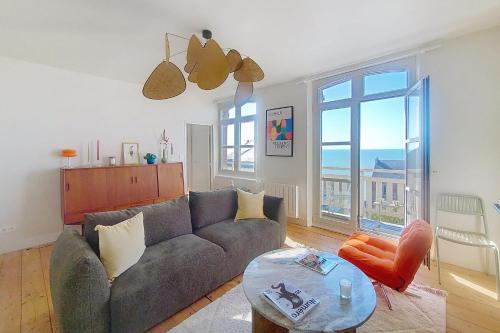 Chic Escape with Sea View Bikes Included