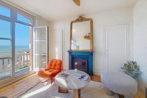 Photo de la galerie de l'établissement Chic Escape with Sea View Bikes Included, à Ault