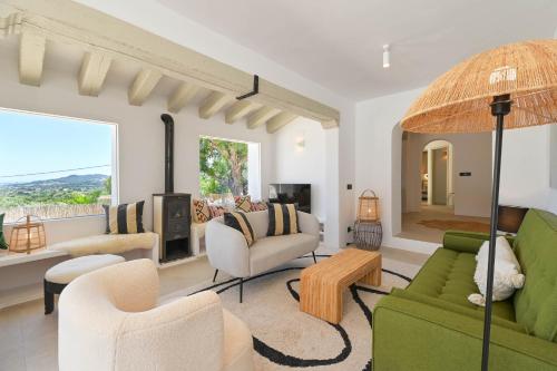 Villa La Golondrina by Marhen Homes
