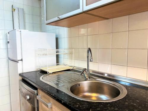 Η κουζίνα ή μικρή κουζίνα στο Apartment in Santa Susanna by the Beach