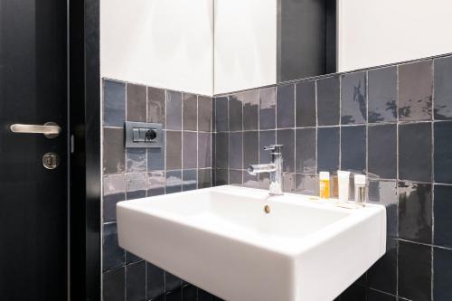 Easylife - Milano - Magenta 83S - Magenta