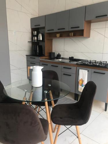 Dapur atau dapur kecil di Casa em Tijucas SC