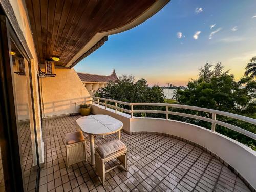 Μπαλκόνι ή βεράντα στο Premium Regency Tanjung Tuan - Idealhub