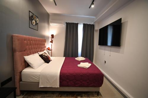 Aphrodite Suite by Zeussuites