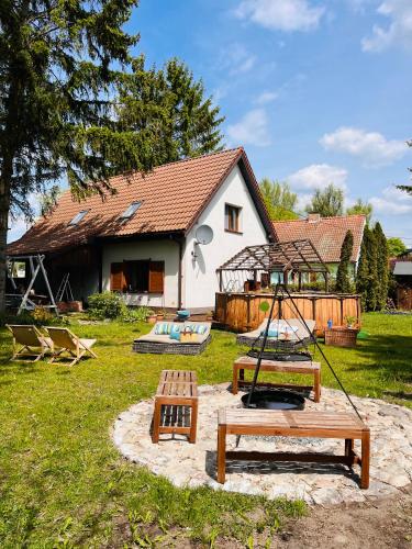 Uroczy dom nad jeziorem Śniardwy tuż obok plaży