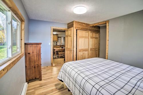 Postel nebo postele na pokoji v ubytování UP Badger Lodge BnB-Lake Family
