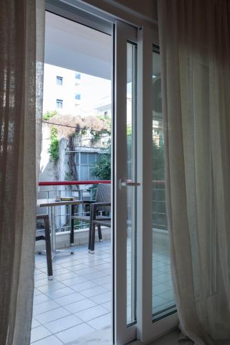 S64 East Side Apartment