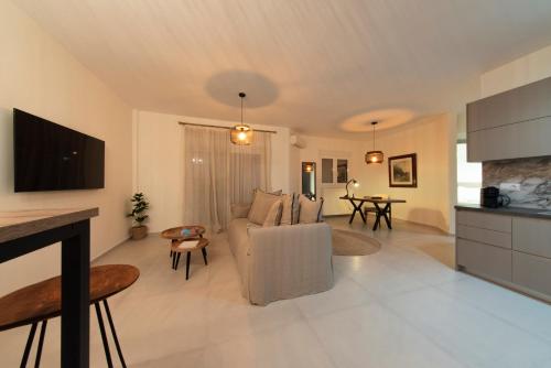 S64 East Side Apartment