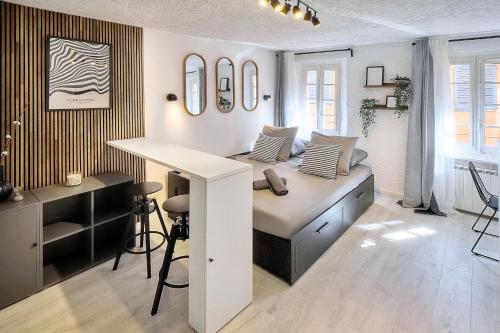 Modern studio in the historic center of Grasse
