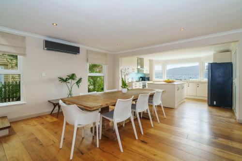 Φωτογραφία από το άλμπουμ του Mountain Side Beach House σε Clovelly