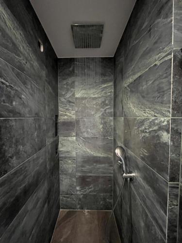 Ένα μπάνιο στο Central -III- Room
