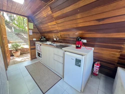 Η κουζίνα ή μικρή κουζίνα στο Cabanas do Valle