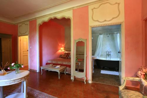 Domaine de Rhodes - 5 Chambres et 7 locations de vacances photo 66