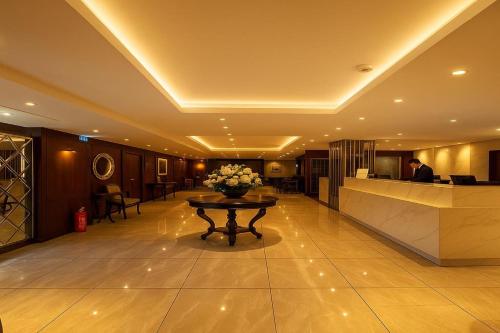 The lobby or reception area at Taxim Express Bosphorus Hotel